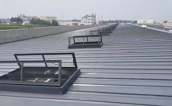 某中学室内体育馆华州排烟窗改造项目