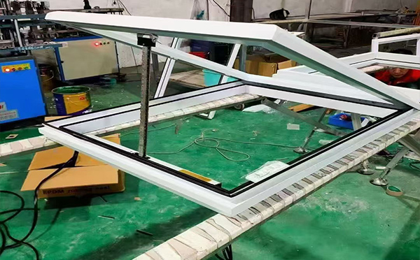 某地下车库出入口华州排烟窗配置工程