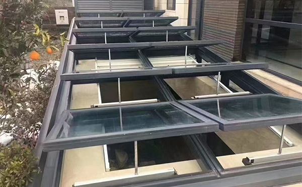 某轨道交通车辆维修车间华州排烟窗应用