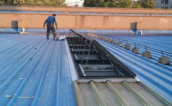 某区域性物流仓储中心华州排烟窗系统安装项目