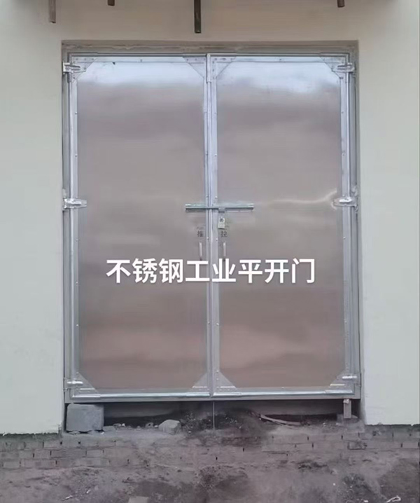 不锈钢华州工业平开门在现代工业场景中的应用实践